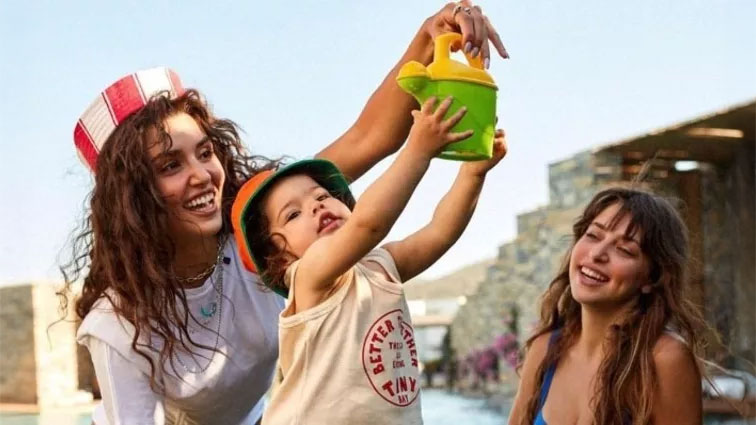 Hande Erçel sorella Gamze e la nipotina Mavi